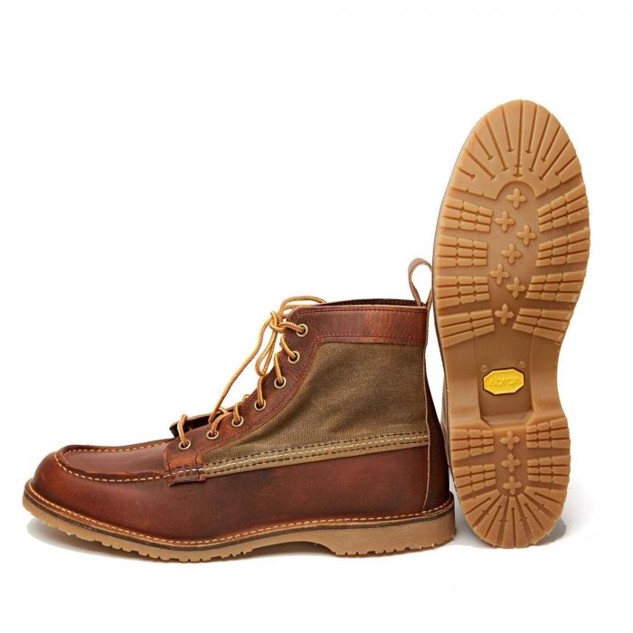 Red wing boots weekender hotsell