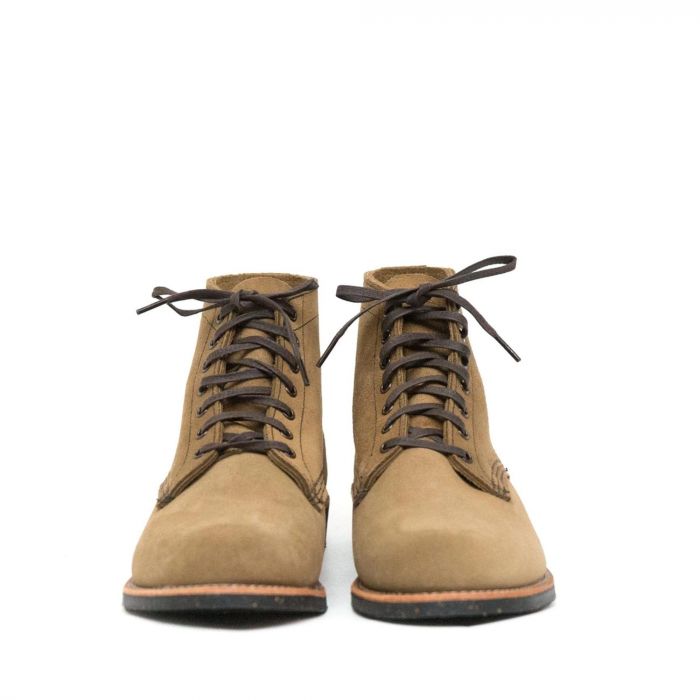 Red best sale wing 8062